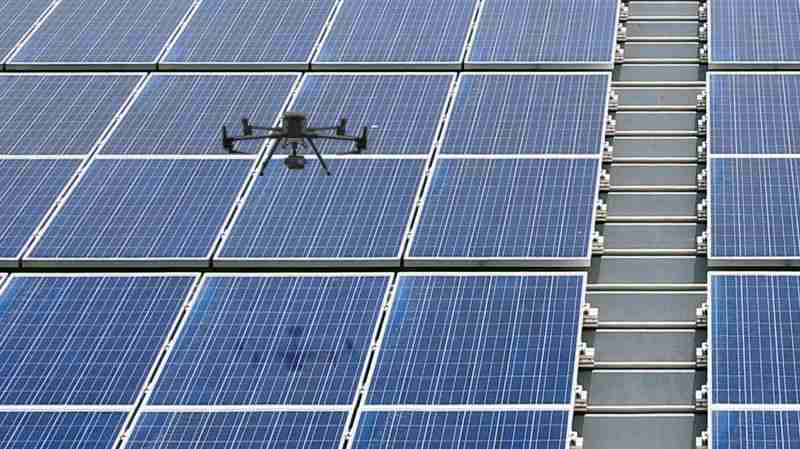 william威廉中文官网以无人机搭配IR Sensor热显像技术进行全方面模块健检，，有效降低人力成本并提升发电量