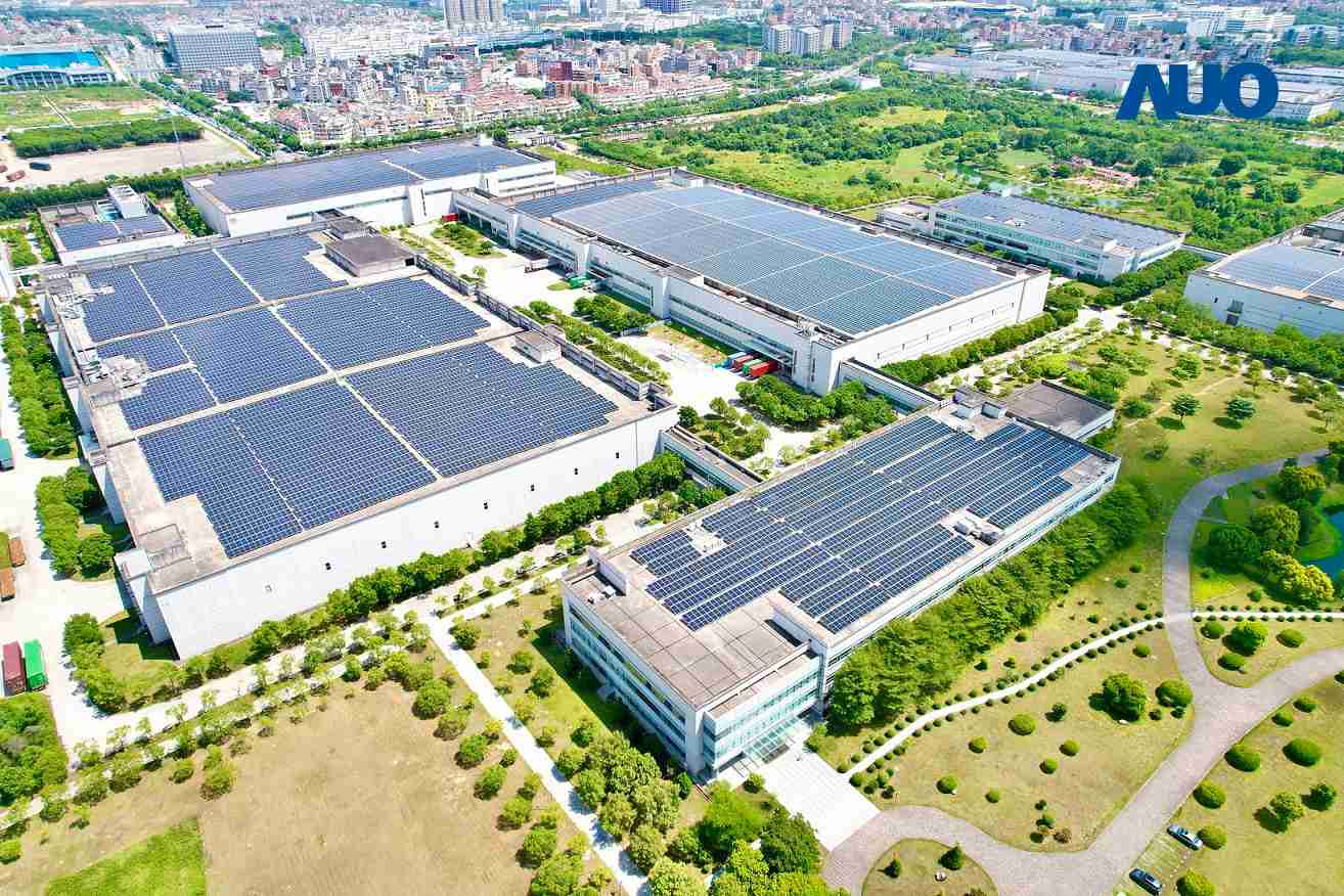 william威廉中文官网厦门推动智能制造同时，，，，透过绿电创能纵深推进绿色转型，，，厂区全屋顶铺设太阳能光伏板，，，，每年太阳能发电 2,600多万度